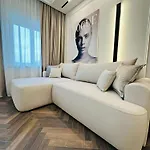 Krakowskie Przedmiescie 36 Parking Free Apartment