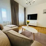 Krakowskie Przedmiescie 36 Parking Free Apartment