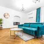 Apartment Krakowskie Przedmiescie 36 Parking Free *