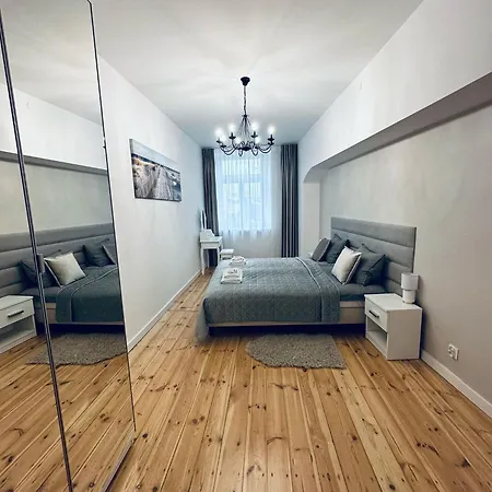 Krakowskie Przedmiescie 36 Parking Free *