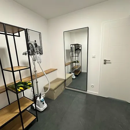 Krakowskie Przedmiescie 36 Parking Free