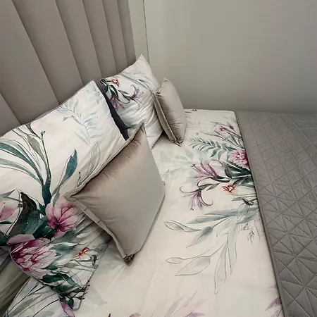 Krakowskie Przedmiescie 36 Parking Free *