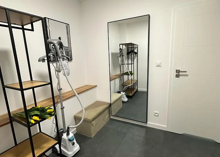 Krakowskie Przedmiescie 36 Parking Free