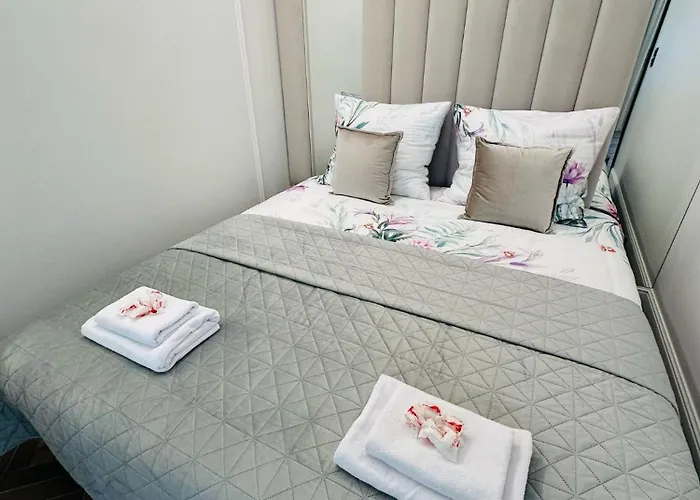 Krakowskie Przedmiescie 36 Parking Free *