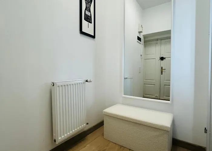 Apartment Krakowskie Przedmiescie 36 Parking Free *