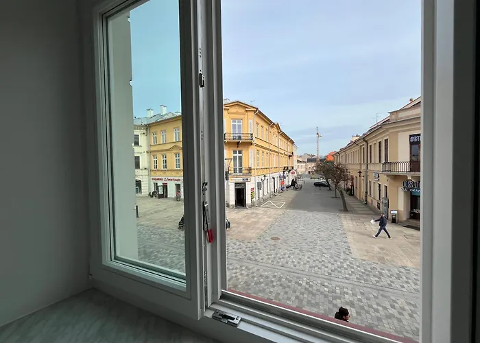 Krakowskie Przedmiescie 36 Parking Free